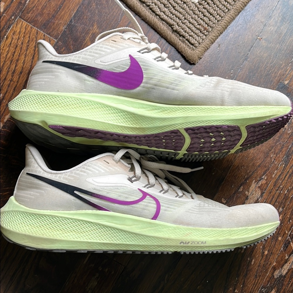Nike Air Zoom Pegasus Plum Volt Men’s 9, 42, running shoe